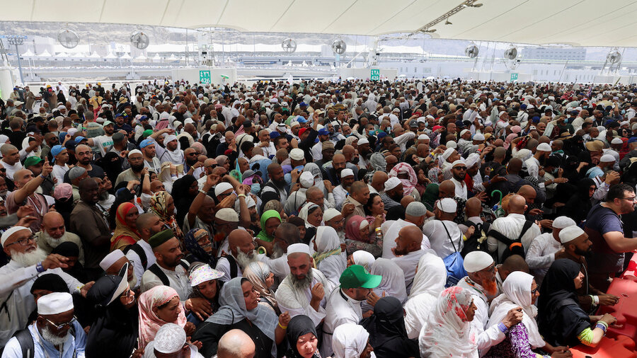 Over 124°F: Hajj Pilgrims Suffer in Extreme Heat, Egyptian Deaths Soar
